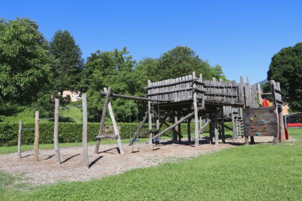 Il parco giochi delle Scuole comunali di Losone.